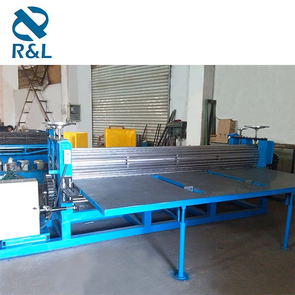 Como a conformação a frio afeta as propriedades mecânicas do material?